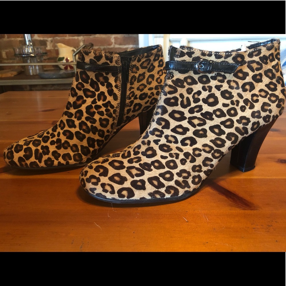 Aerosoles Leopard Calf Hair Booties Size 10